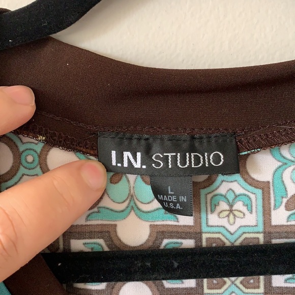 In studio stretchy summer top - Picture 3 of 4